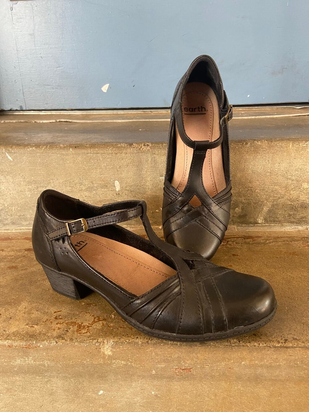Earth Marietta Polaris black leather T-Strap Mary Jane with block heel